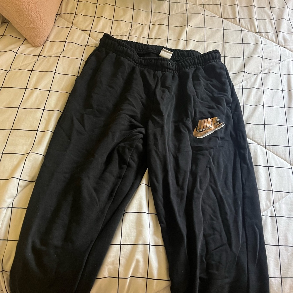 graphic nike sweats